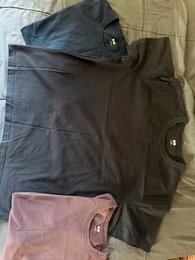 Uniqlo Crew Neck T-Shirts Lot - Black, Navy, Pink